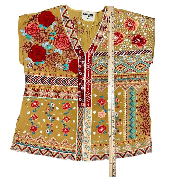 Savanna Jane Embroidered Top Size M/L - Picture 4 of 7